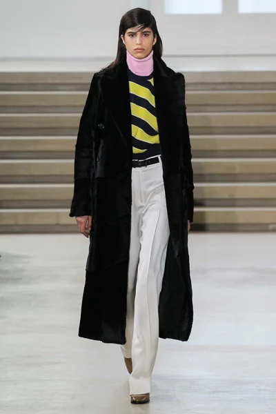 Look 8